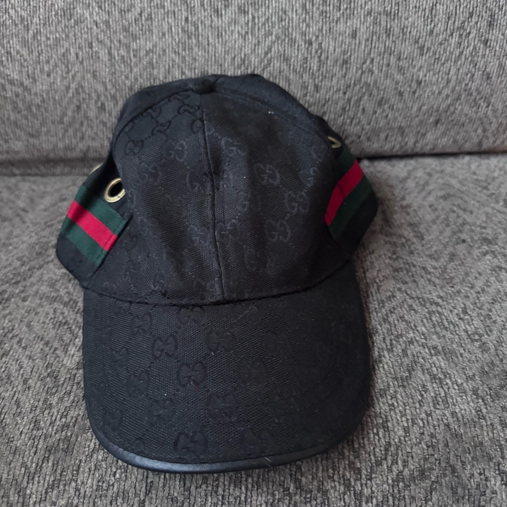 G ucci Black GG Monogram Baseball Hat with Red and Green Web Used